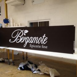 ENSEIGNE LUMINEUSE FABRICATION SIGNPUB